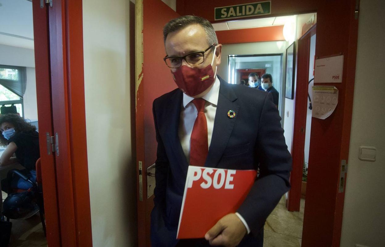 Diego Conesa, en la sede regional del PSRM el pasado martes, cuando compareció para informar de su renuncia a la reelección. 