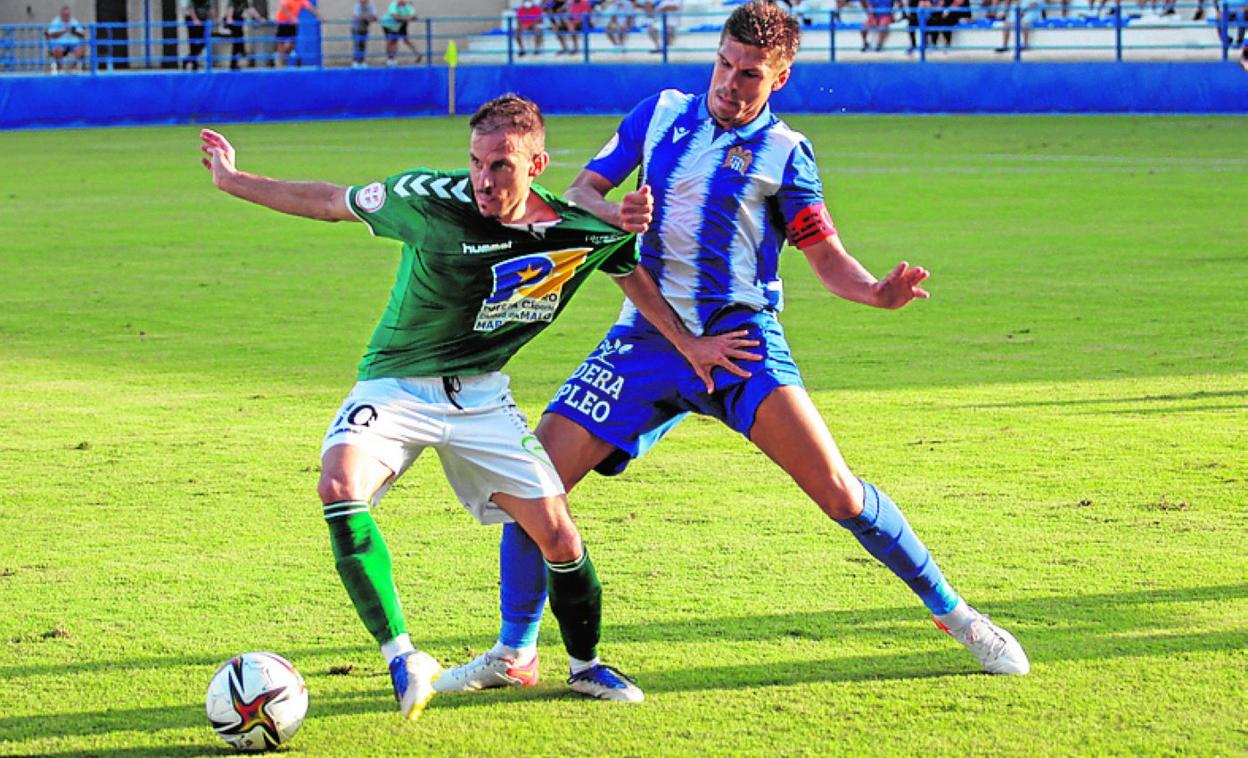 Arcas agarras a Mani, ayeren El Rubial. 