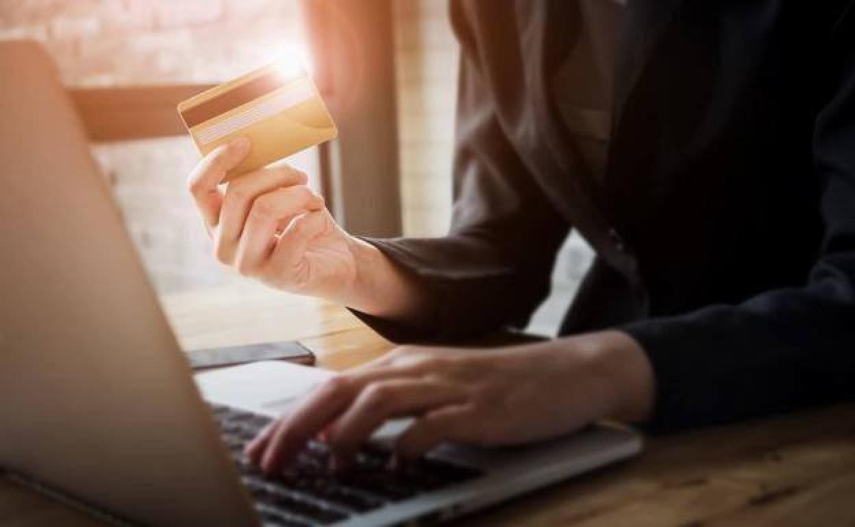 La Policía alerta de numerosos correos falsos suplantando la identidad de reconocidas empresas