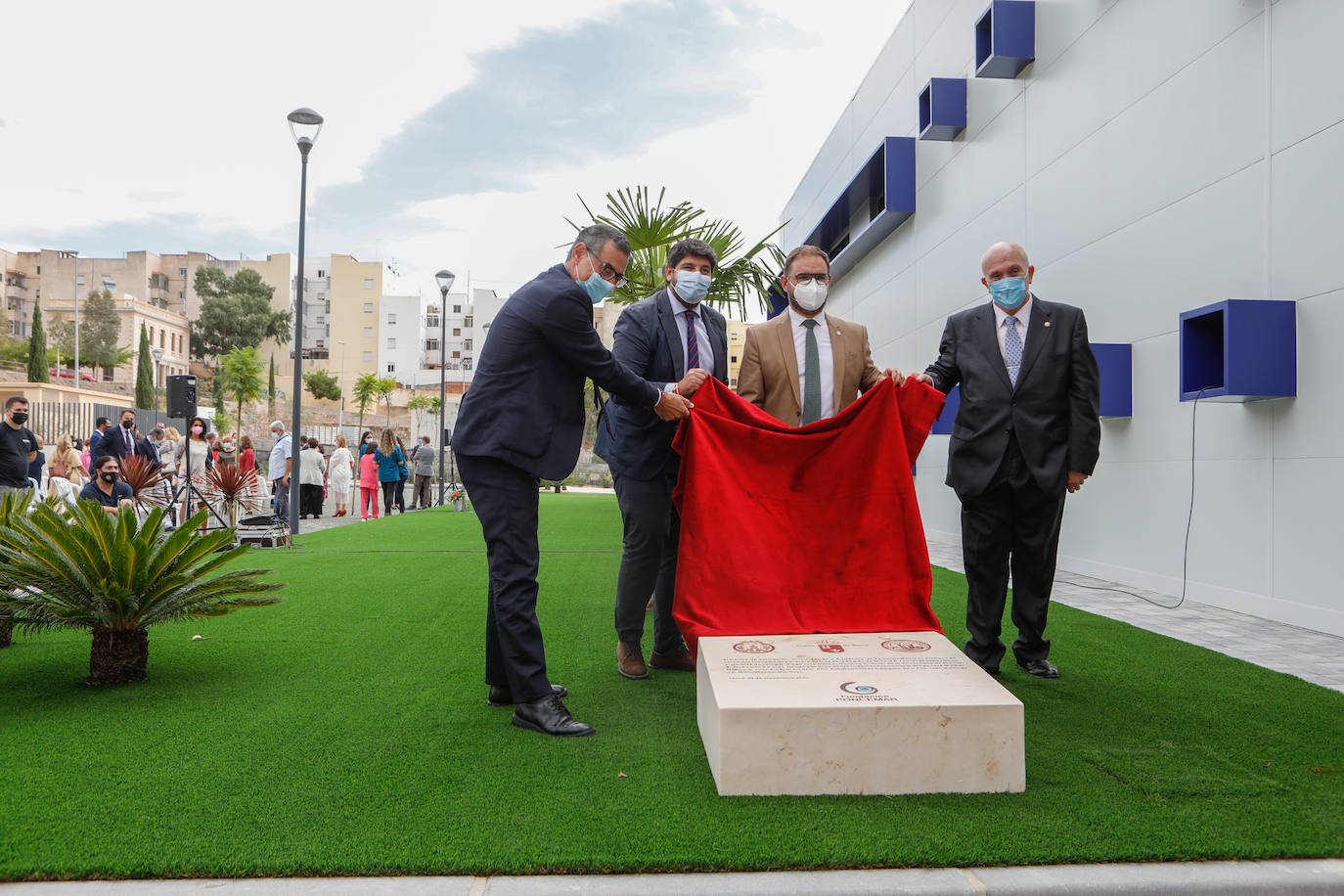 Fotos: Poncemar abre su centro de día para ancianos en el campus universitario de Lorca
