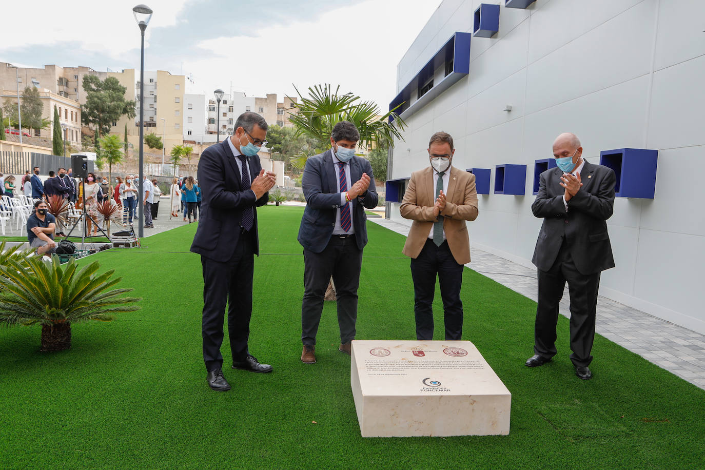 Fotos: Poncemar abre su centro de día para ancianos en el campus universitario de Lorca