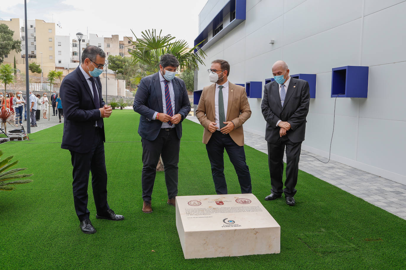 Fotos: Poncemar abre su centro de día para ancianos en el campus universitario de Lorca