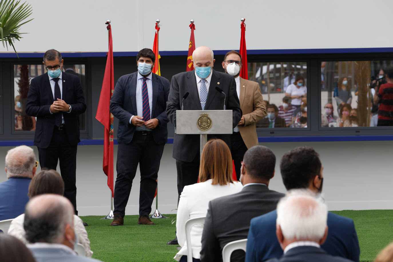 Fotos: Poncemar abre su centro de día para ancianos en el campus universitario de Lorca
