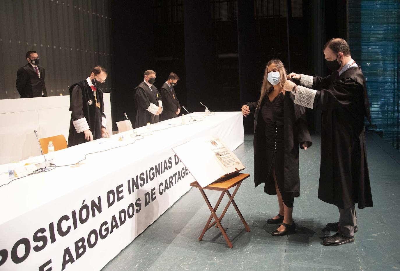 Fotos: Los abogados alzan la voz para no retrasar más la Ciudad de la Justicia de Cartagena