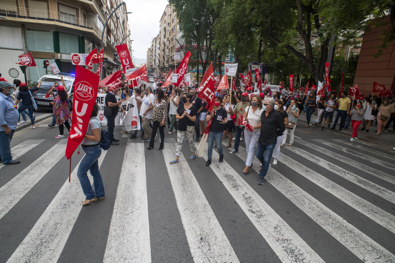 Fotos: Protesta de trabajadores del Sabadell en Murcia