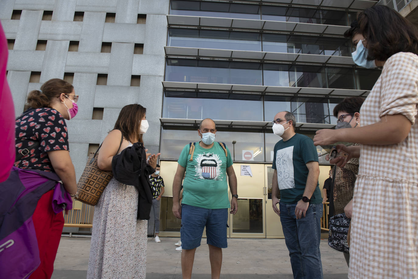 Opositores examinándose.