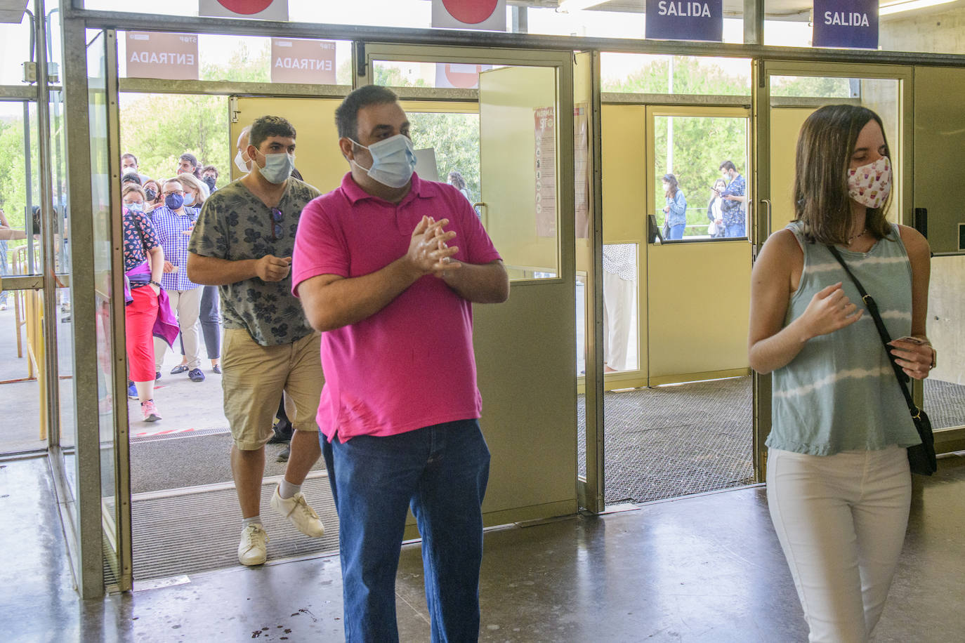 Opositores examinándose.