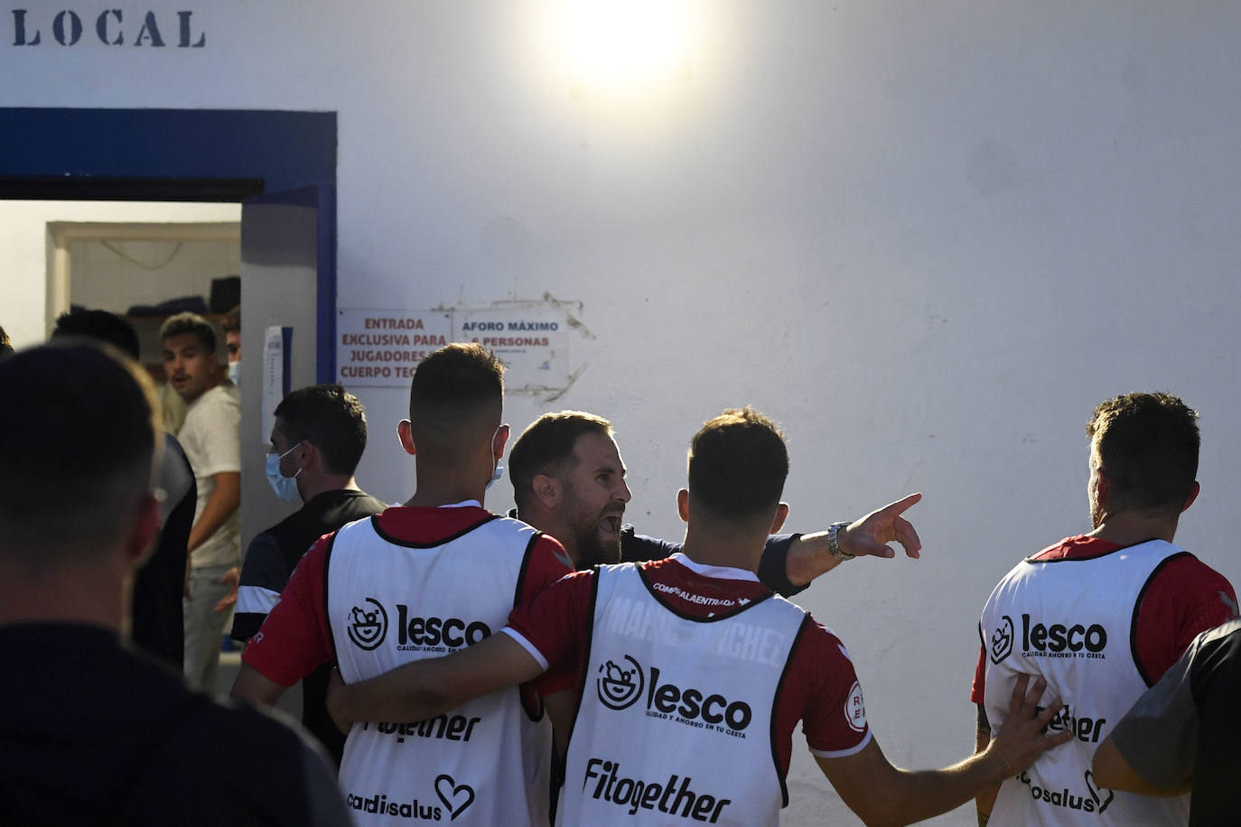 Los jugadores del Mar Menor celebrando el gol de la victoria.