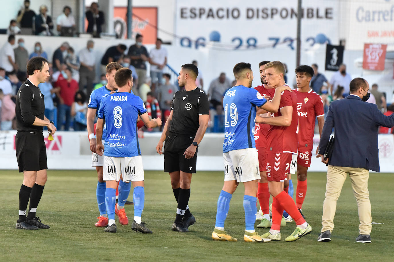 Los jugadores del Mar Menor celebrando el gol de la victoria.