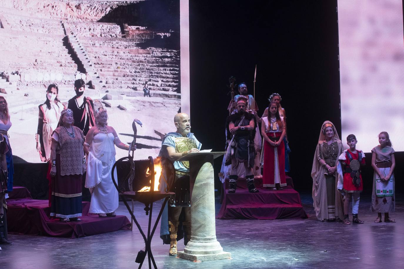 Fotos: Carthagineses y romanos se despiden con el apagado del fuego sagrado