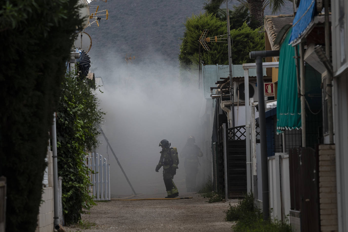 Fotos: El incendio del camping Caravaning de La Manga, en imágenes