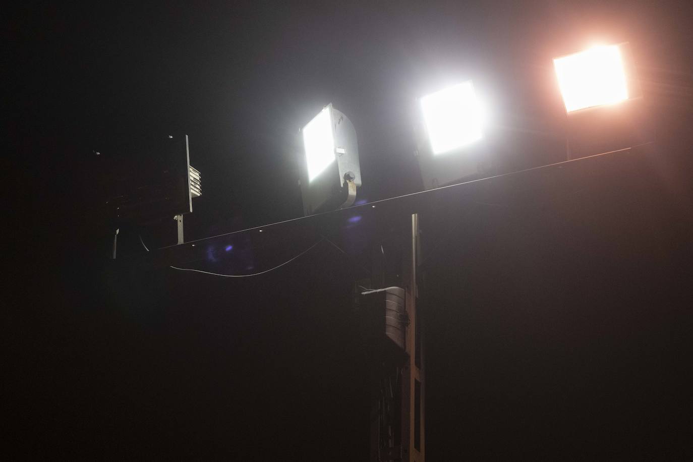 Fotos: Pases «a ciegas» y goles en «penumbra»