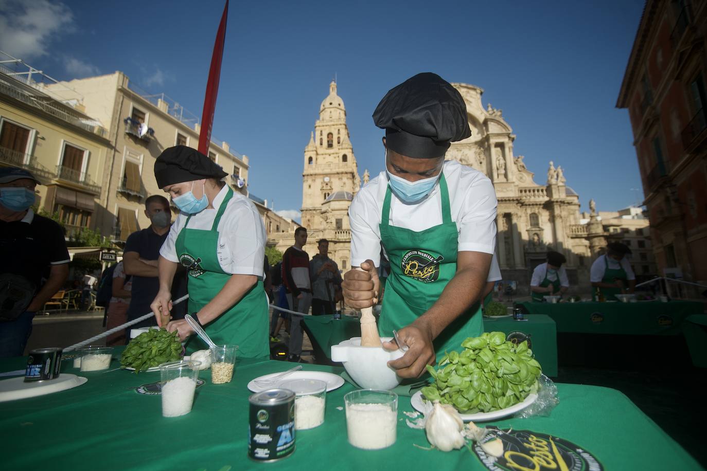 Fotos: Campeonato de Pesto en la plaza del Cardenal Belluga