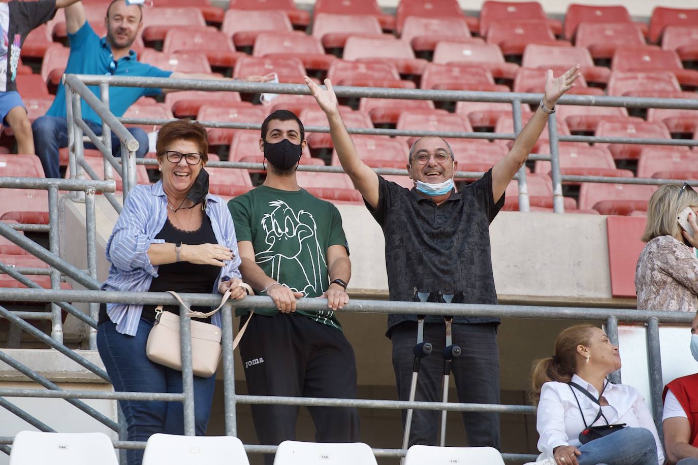 Fotos: La afición en el Enrique Roca, en imágenes