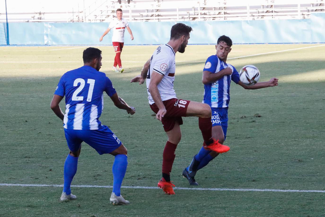 Fotos: El empate del Águilas contra el Alzira. en imágenes