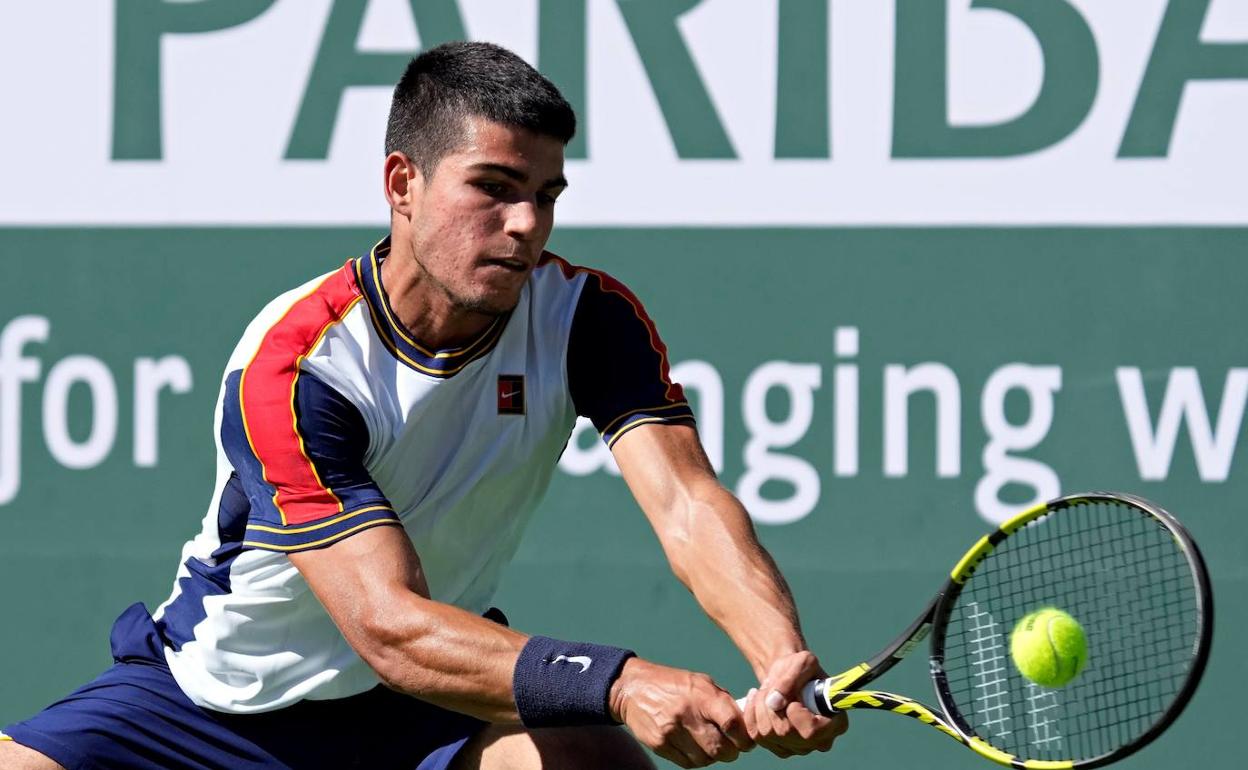 Carlos Alcaraz durante el partido contra Murray en Indian Wells, en una imagen de archivo.