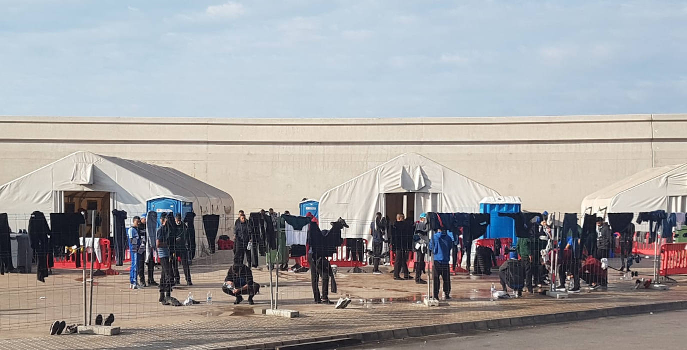 Integrantes de las embarcaciones que llegaron a las costas de la Región de Murcia.