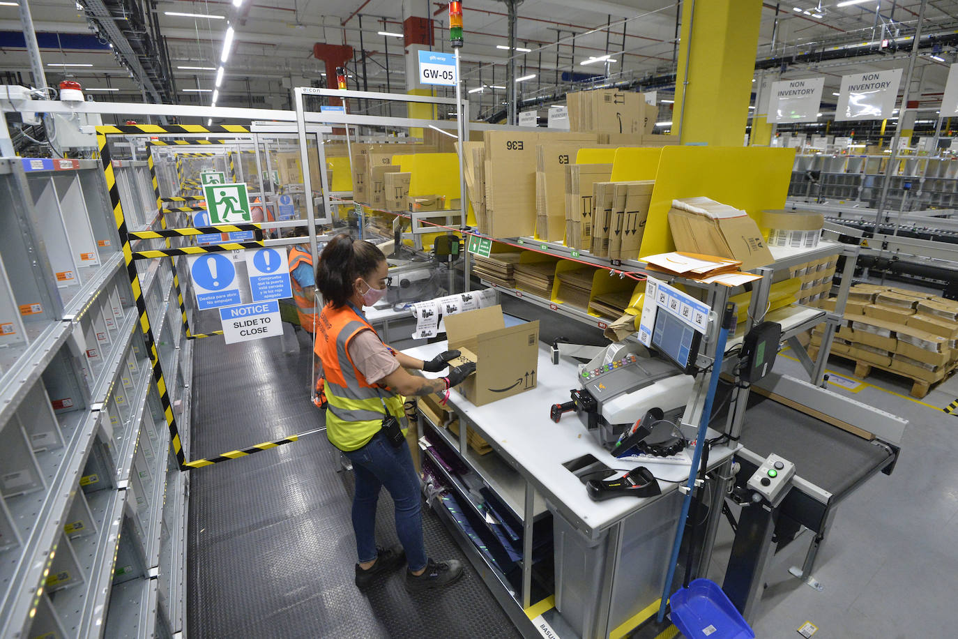 Fotos: Inauguración del nuevo centro de Amazon en Corvera, Murcia