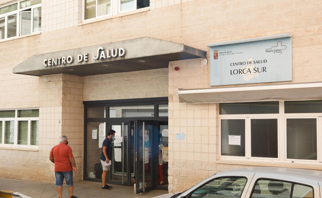 Acceso al centro de salud Lorca Sur. 