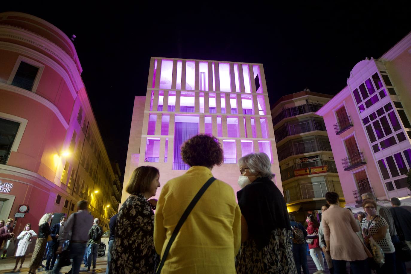 Fotos: La Región se tiñe de rosa como símbolo de solidaridad