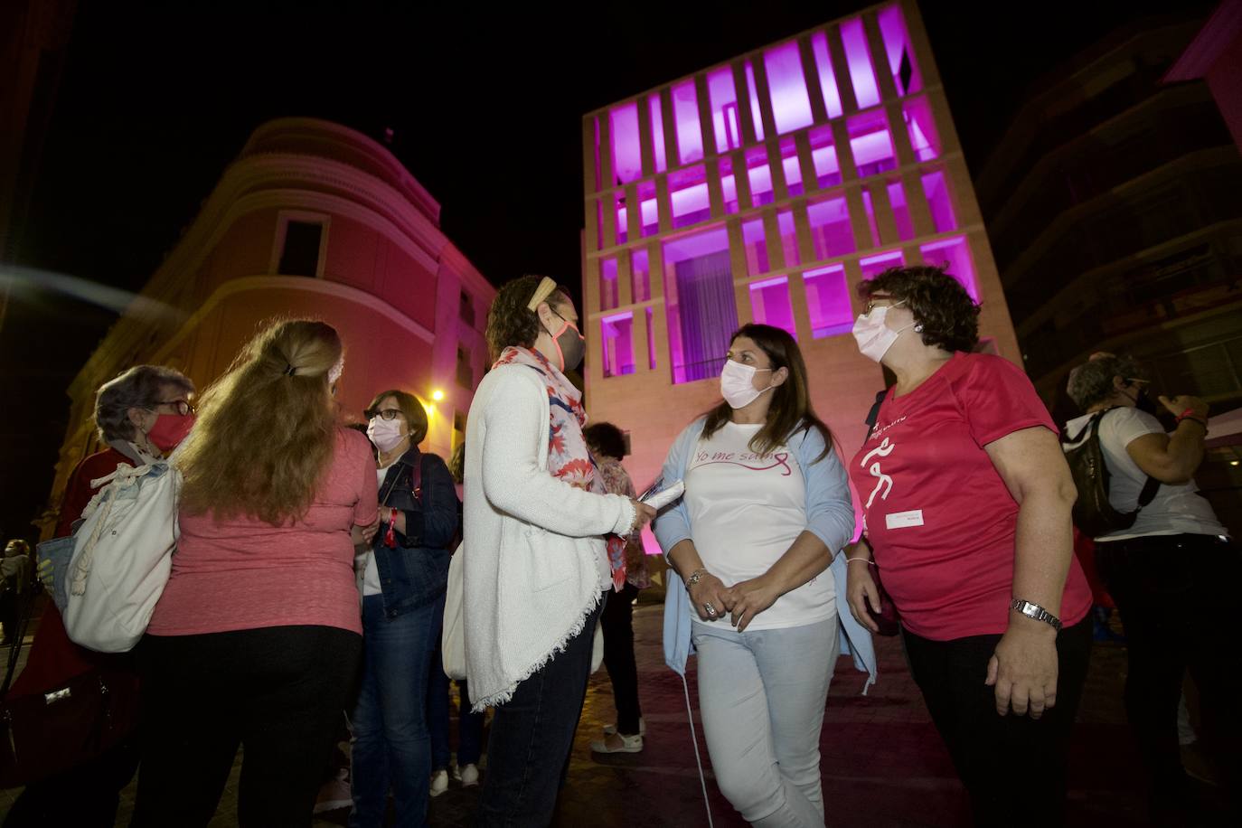 Fotos: La Región se tiñe de rosa como símbolo de solidaridad