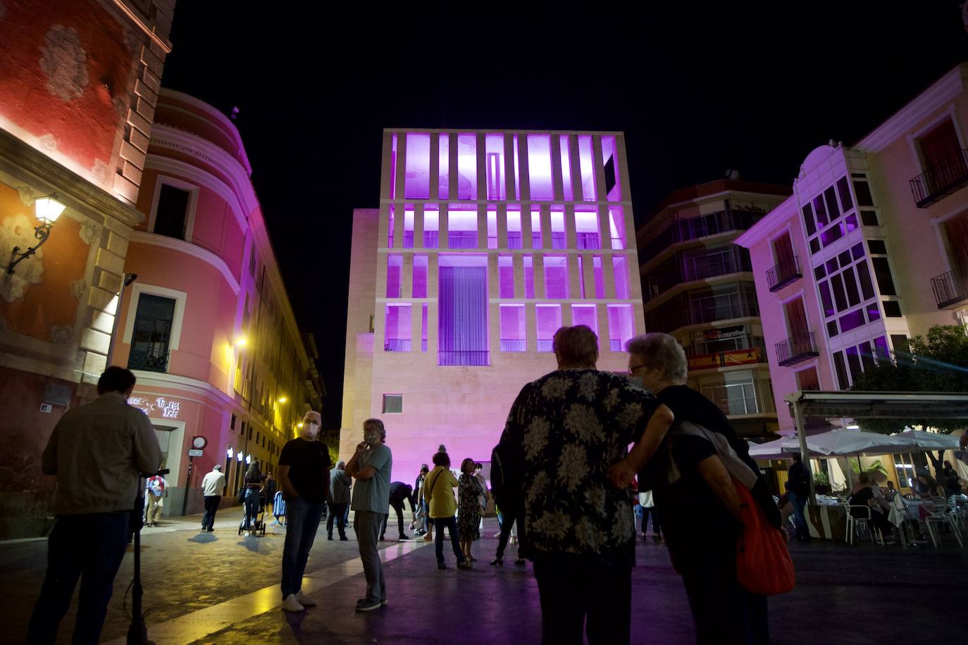 Fotos: La Región se tiñe de rosa como símbolo de solidaridad
