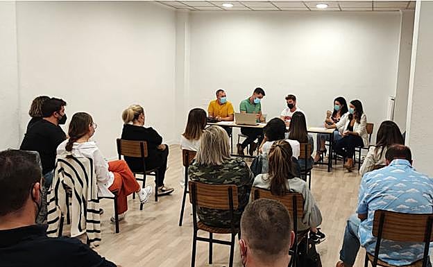 Reunión este jueves por la noche. 