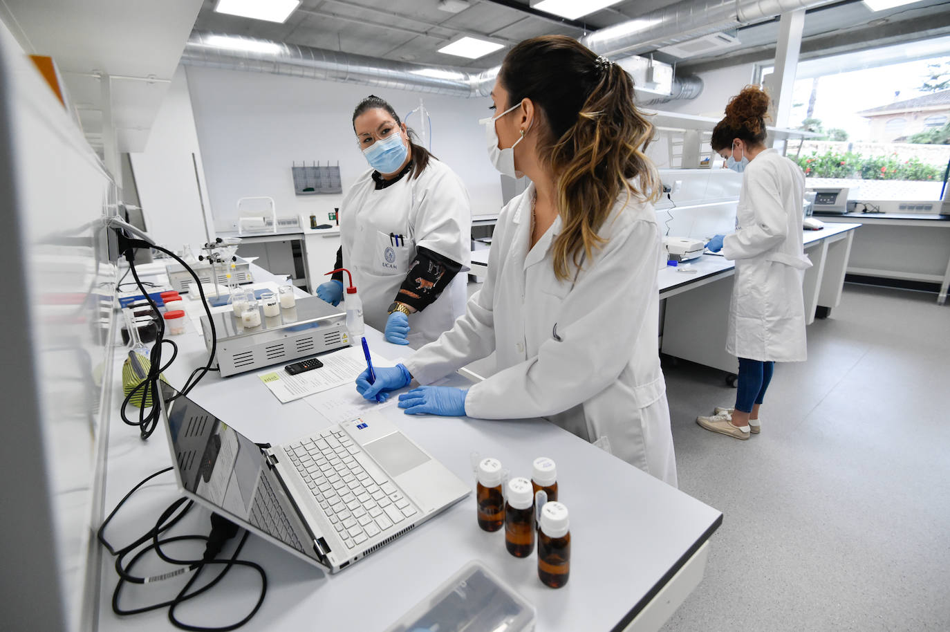 Fotos: Inauguración de la Incubadora de Alta Tecnología en Salud, Deporte y Alimentación de la UCAM