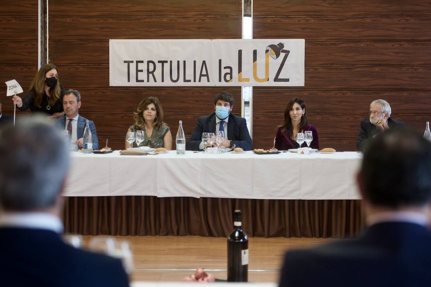 Fotos: Foro de tertulia &#039;La Luz&#039; en Murcia