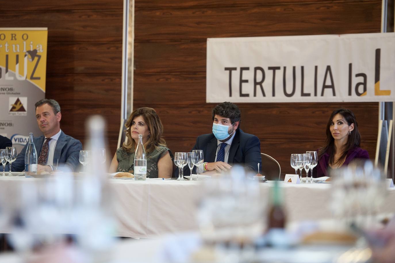 Fotos: Foro de tertulia &#039;La Luz&#039; en Murcia