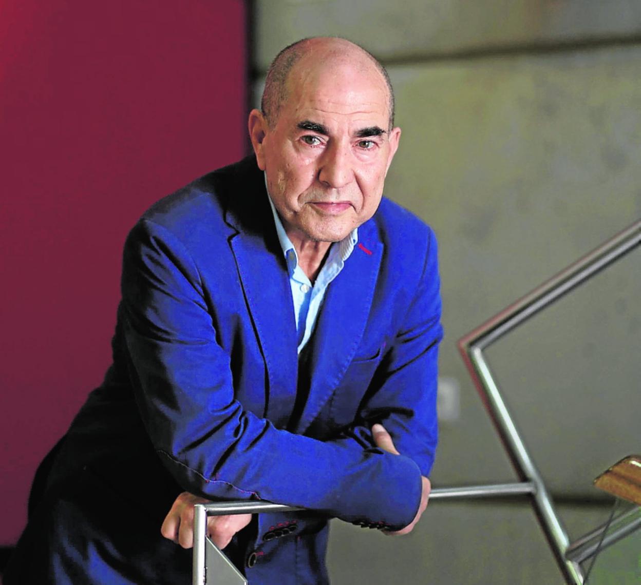 Antonio Parra Pujante (Murcia, 1954). 