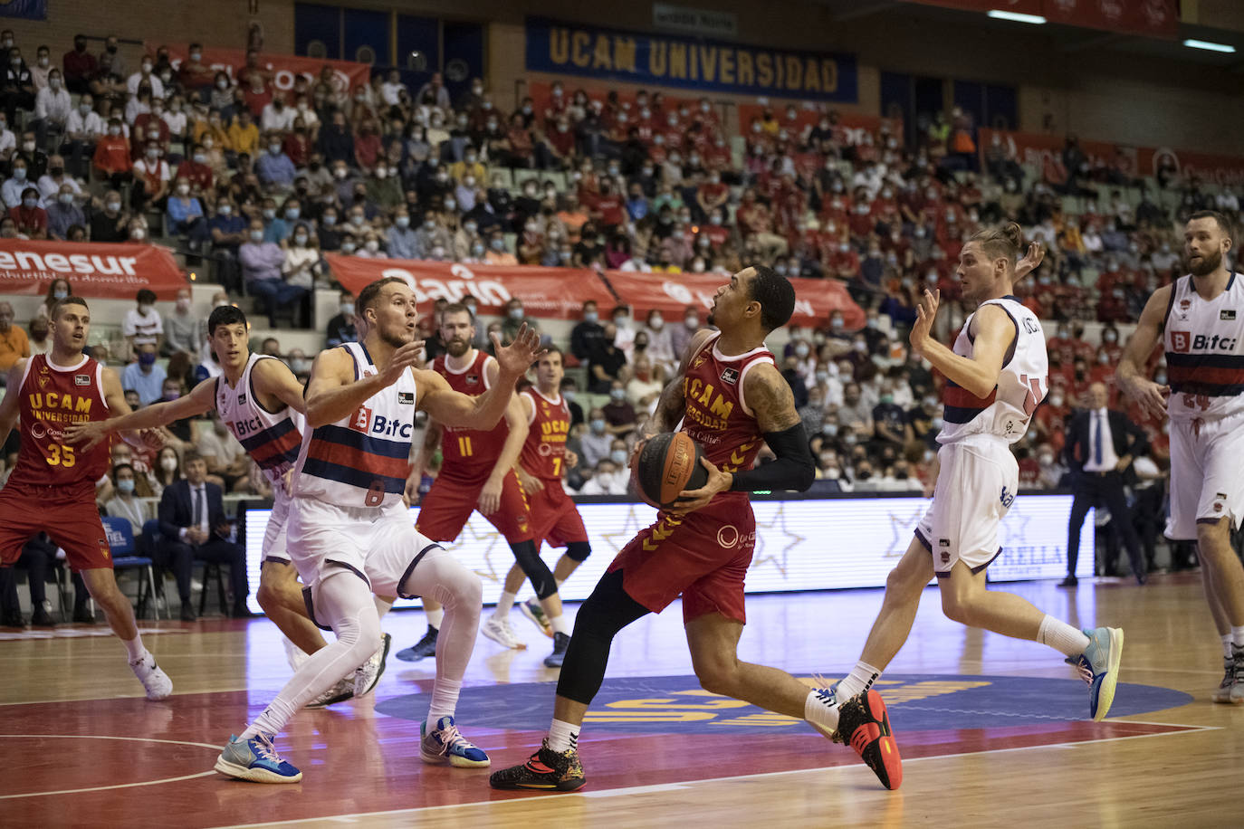 Fotos: La victoria del UCAM Murcia contra el Baskonia, en imágenes