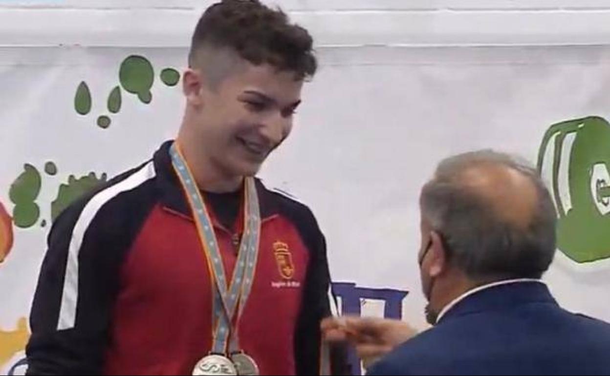 El joven murciano David García consigue tres platas en el Campeonato de España de halterofilia Sub 17