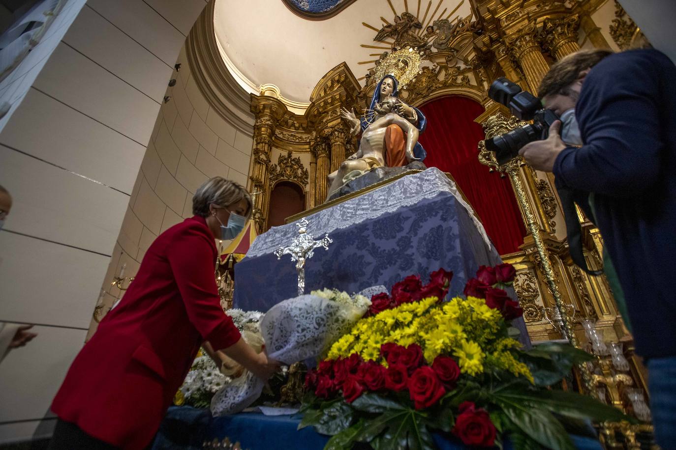 Fotos: Noelia Arroyo y José Vera visitan la basílica de la Caridad para conocer el avance de las obras de rehabilitación