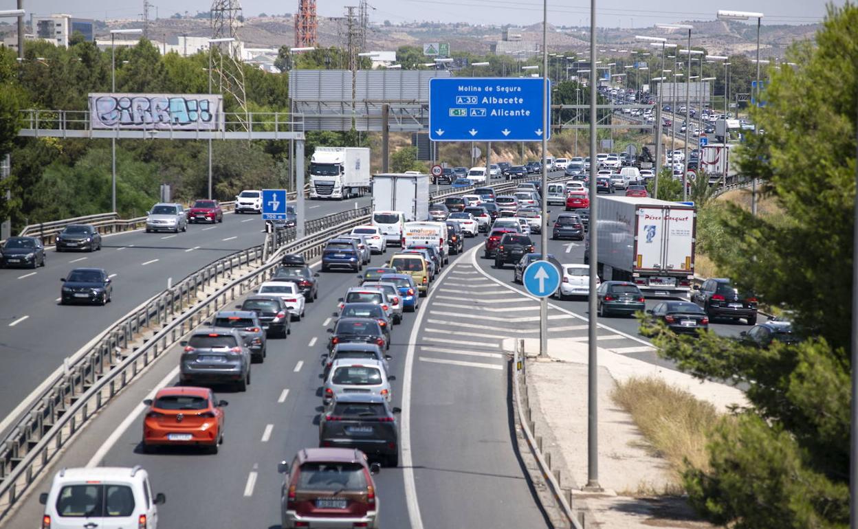 Retenciones a la altura del nudo de Espinardo, en una imagen de archivo.