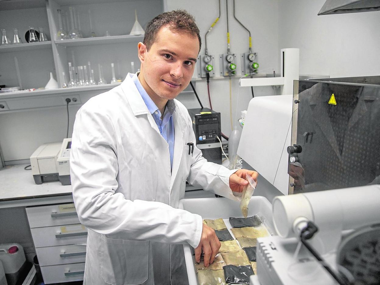 Juan Carlos Beltrá Castillo está realizando su tesis doctoral con el proyecto 'Fitoaromáticas'. 