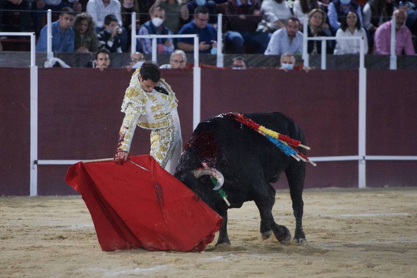 Fotos: Antonio Puerta sale a hombros en la inauguración de la plaza portátil de Mula