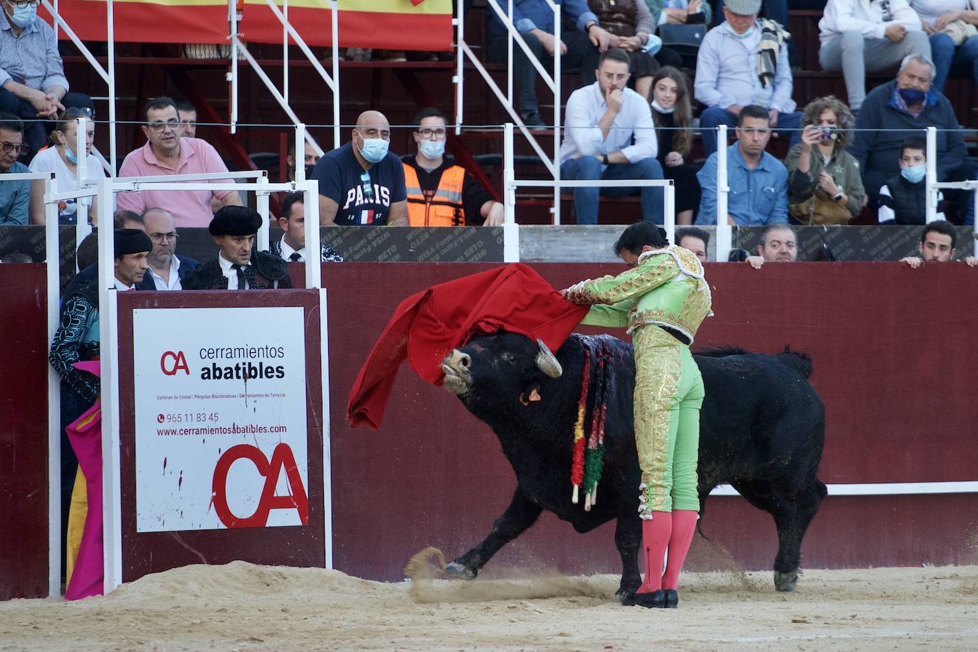 Fotos: Antonio Puerta sale a hombros en la inauguración de la plaza portátil de Mula