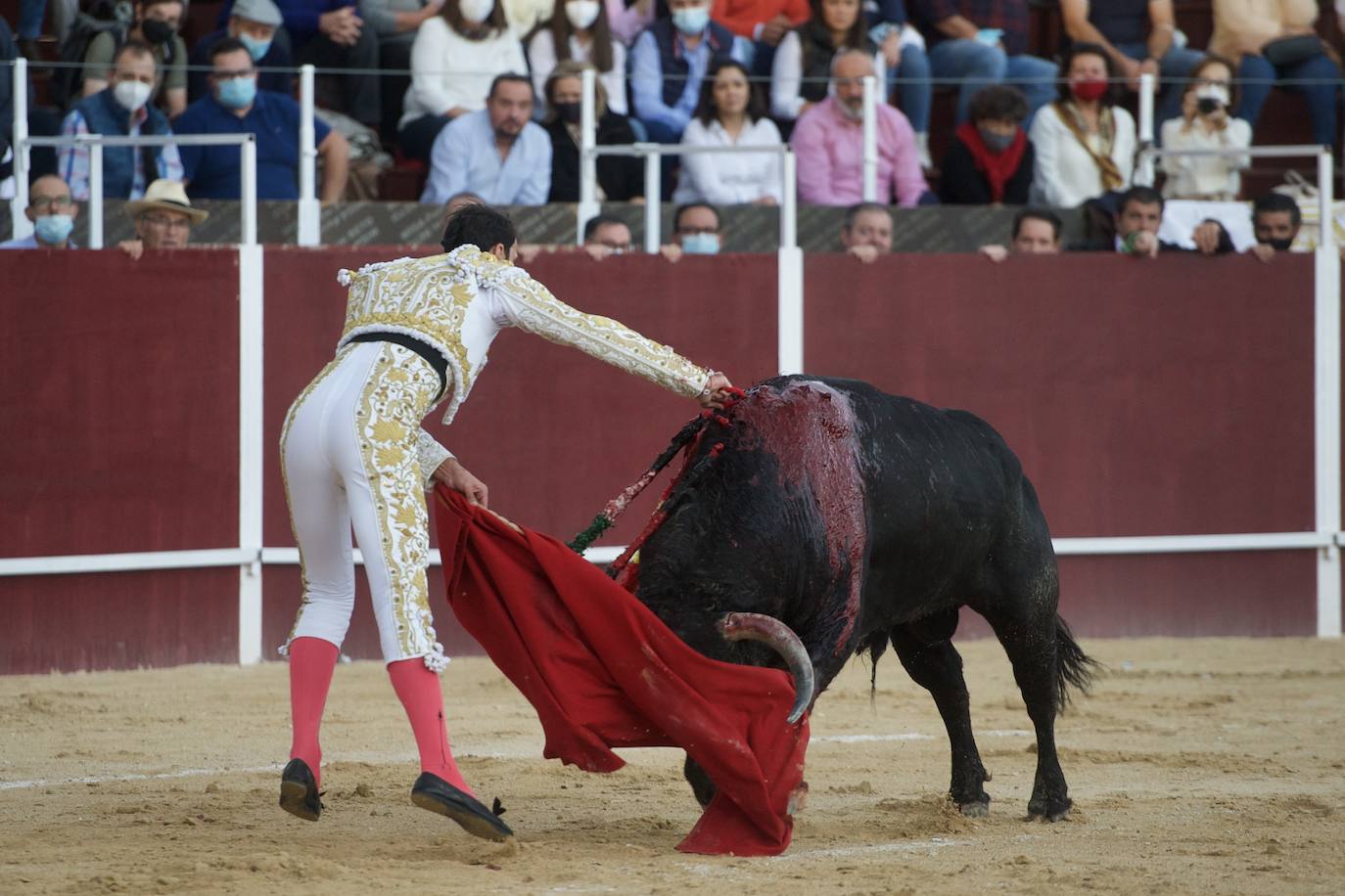 Fotos: Antonio Puerta sale a hombros en la inauguración de la plaza portátil de Mula