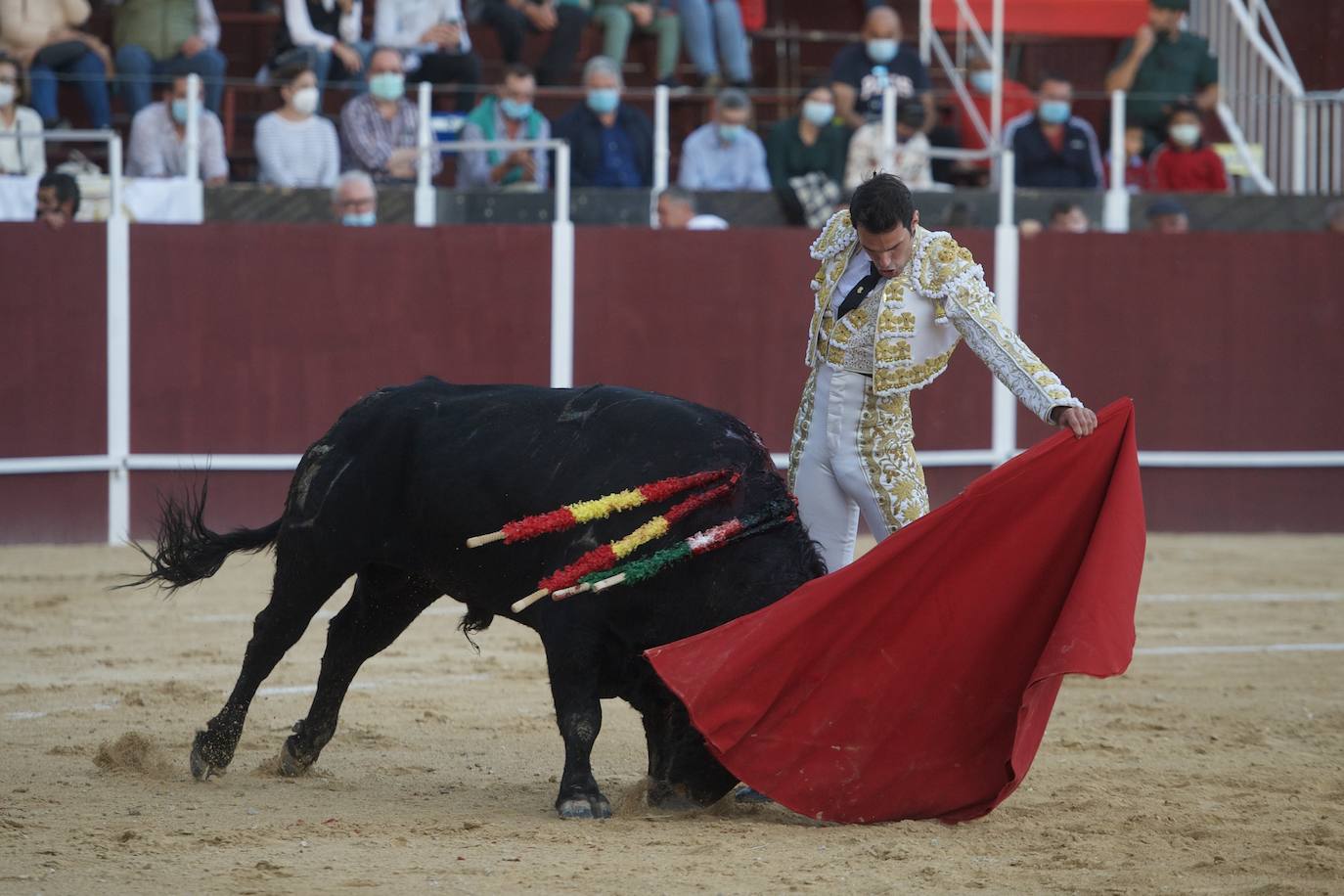 Fotos: Antonio Puerta sale a hombros en la inauguración de la plaza portátil de Mula