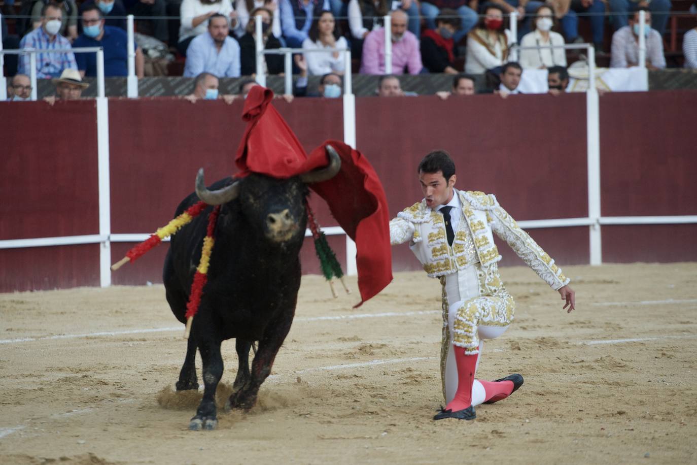 Fotos: Antonio Puerta sale a hombros en la inauguración de la plaza portátil de Mula