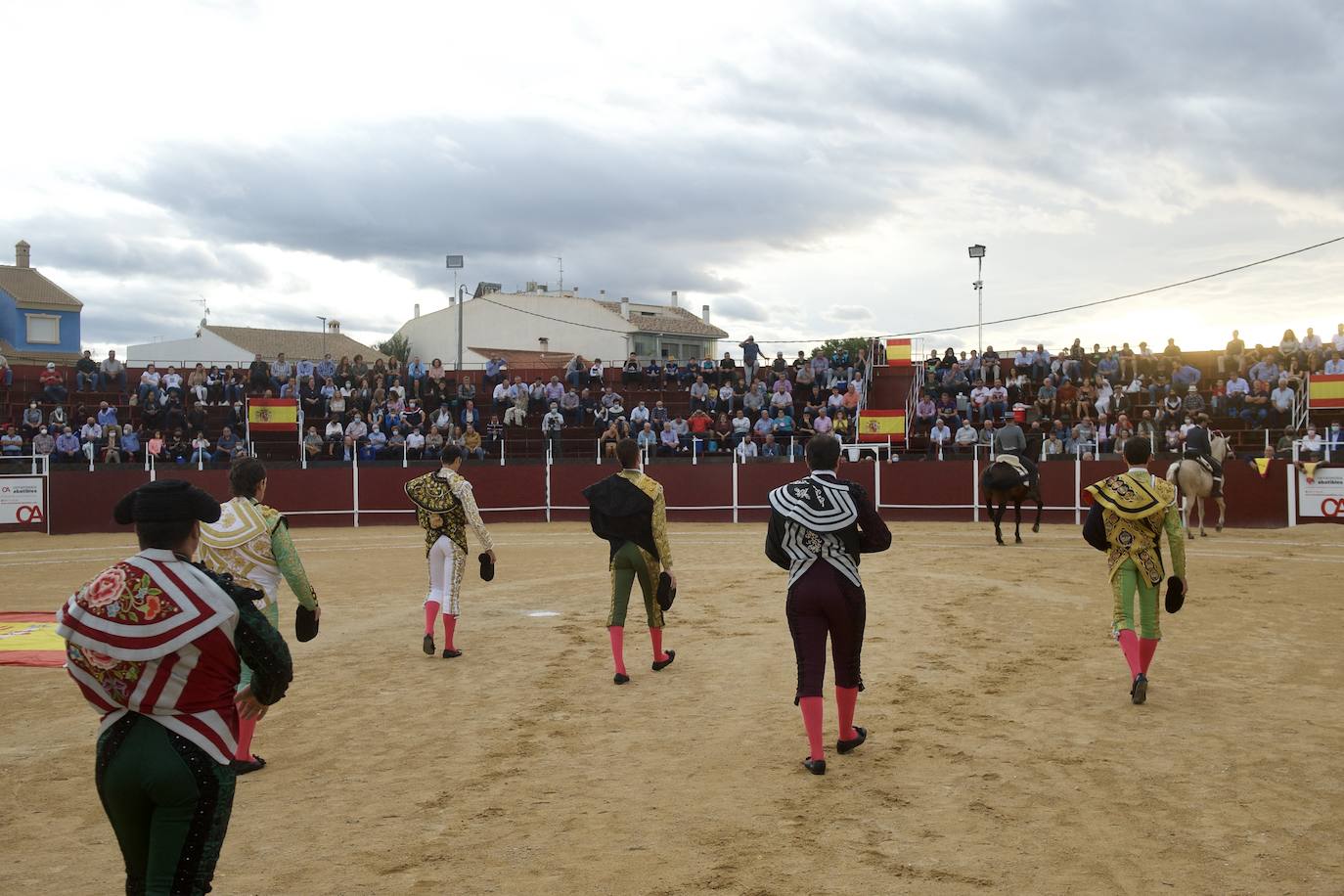 Fotos: Antonio Puerta sale a hombros en la inauguración de la plaza portátil de Mula