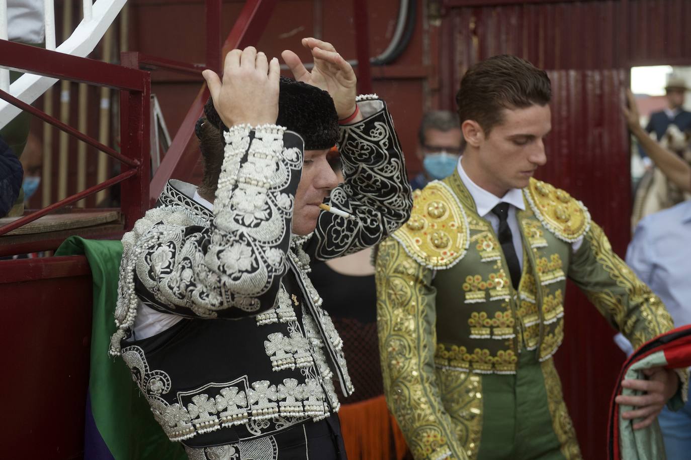 Fotos: Antonio Puerta sale a hombros en la inauguración de la plaza portátil de Mula