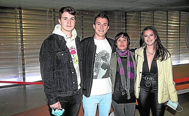 Salvador y Pedro Martínez, Cristina Caracena y Lucía Eternidad.