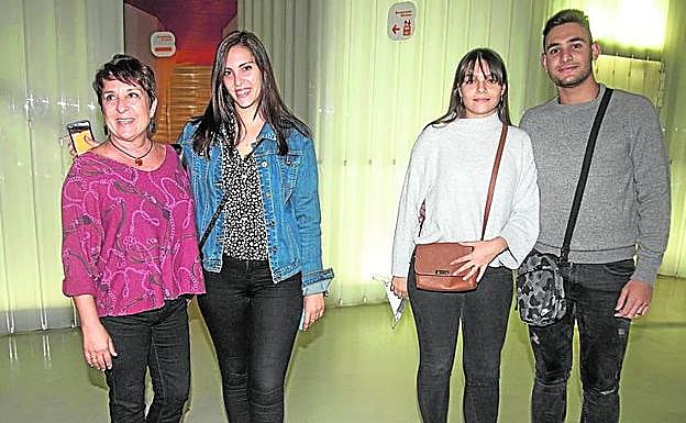 Loli Martínez, Sara Pagán, Lucrecia Martínez y Alejandro Rus.
