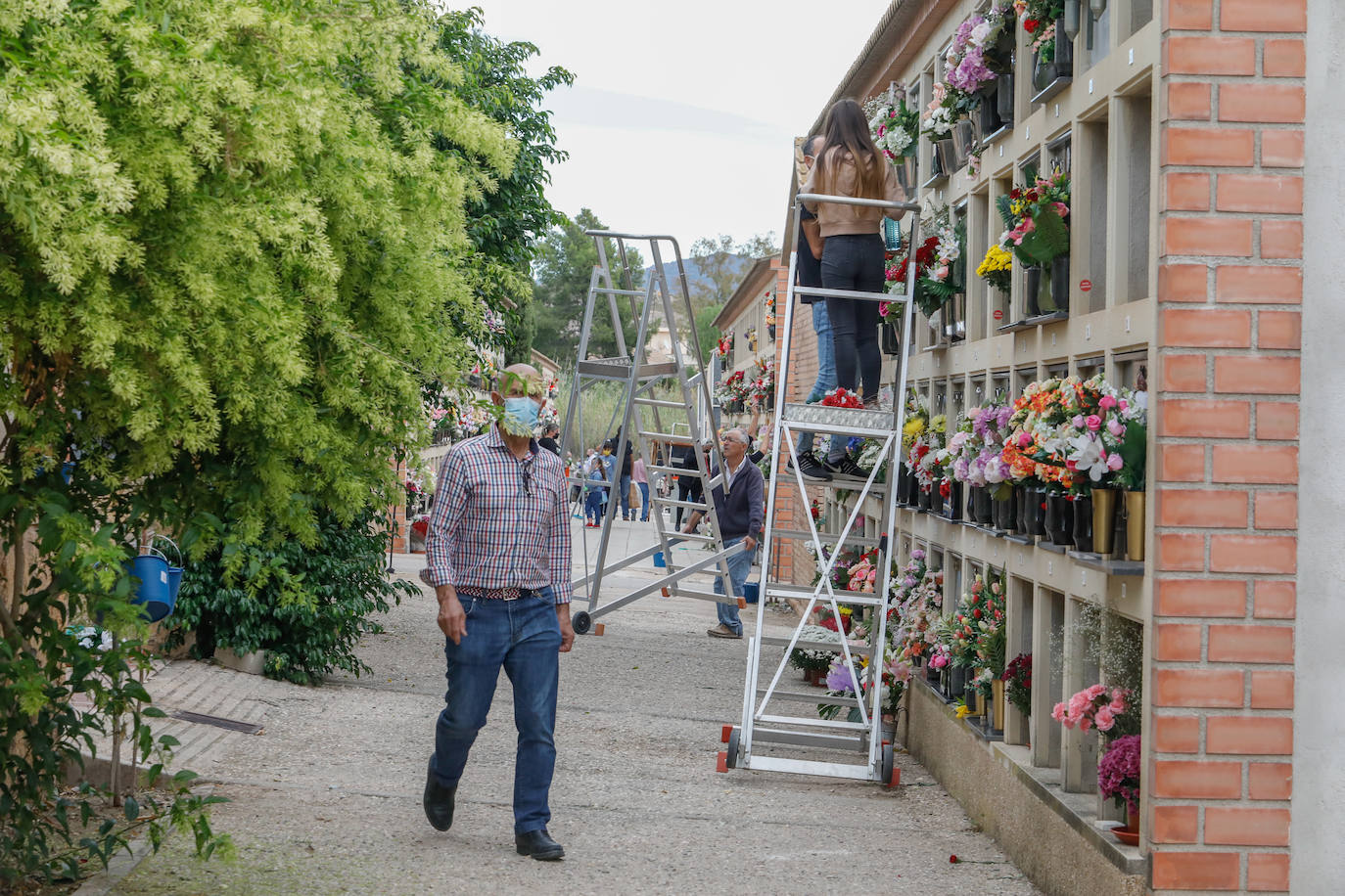 Fotos: Día de Todos los Santos en el cementerio de San Clemente de Lorca