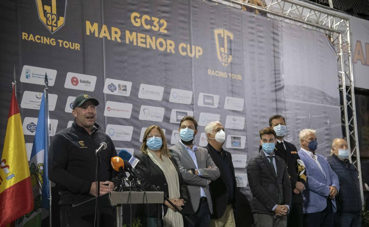 Christian Scherrer, 'tour manager' del circuito, interviene en la presentación del evento, ayer en Lo Pagán. 