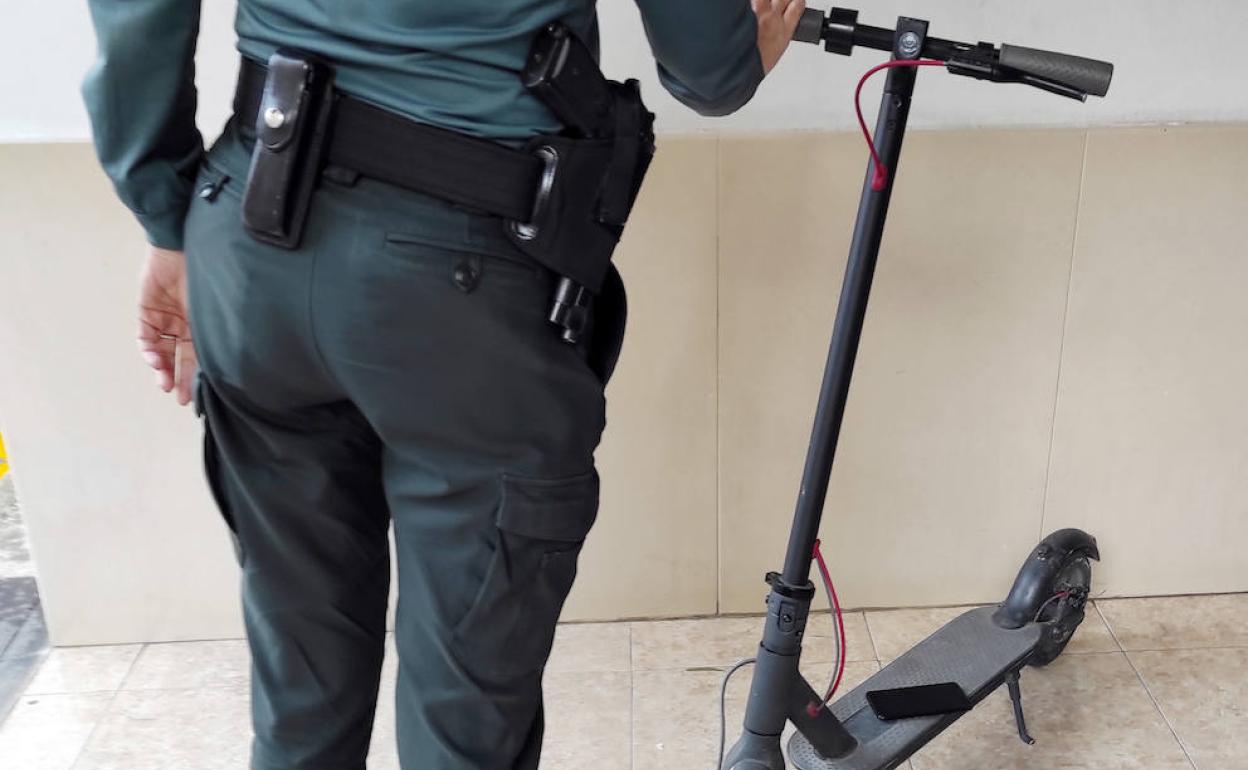 La Guardia Civil recupera el patinete sustraído. 
