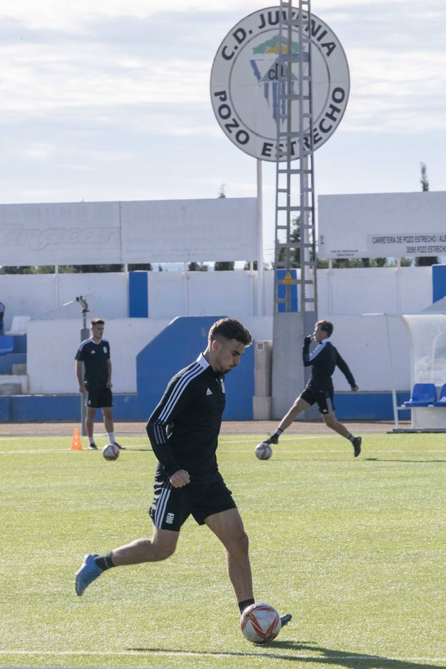 Fotos: El filial del Efesé entrena en Pozo Estrecho