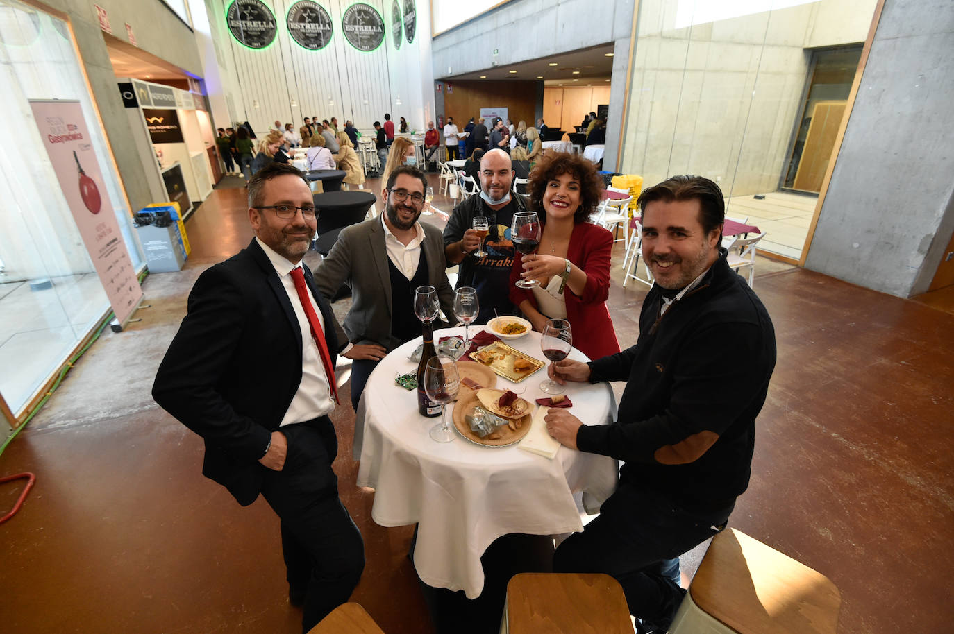 Fotos: Los comensales disfrutan de la oferta gastronómica en la primera jornada